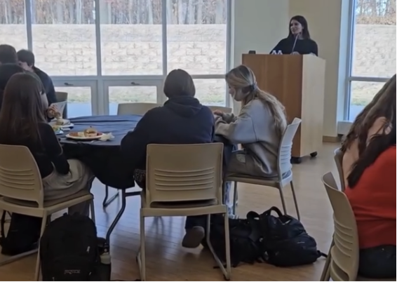 NA Students and Alumni Connect Through Deli Discussions